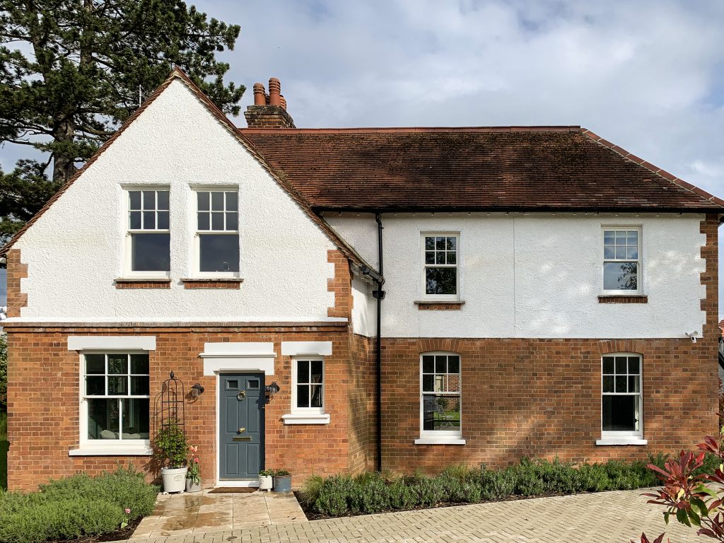 spray coloured sash windows