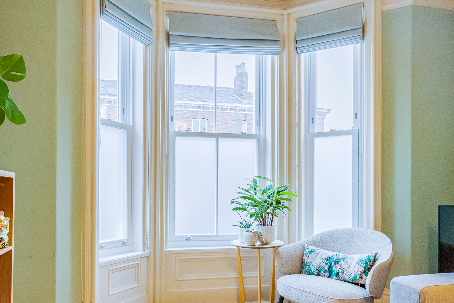 Sliding sash bay window